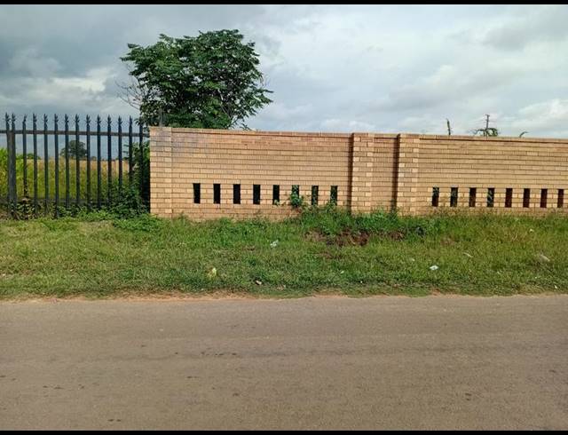 LAND FOR SALE IN LENASIA